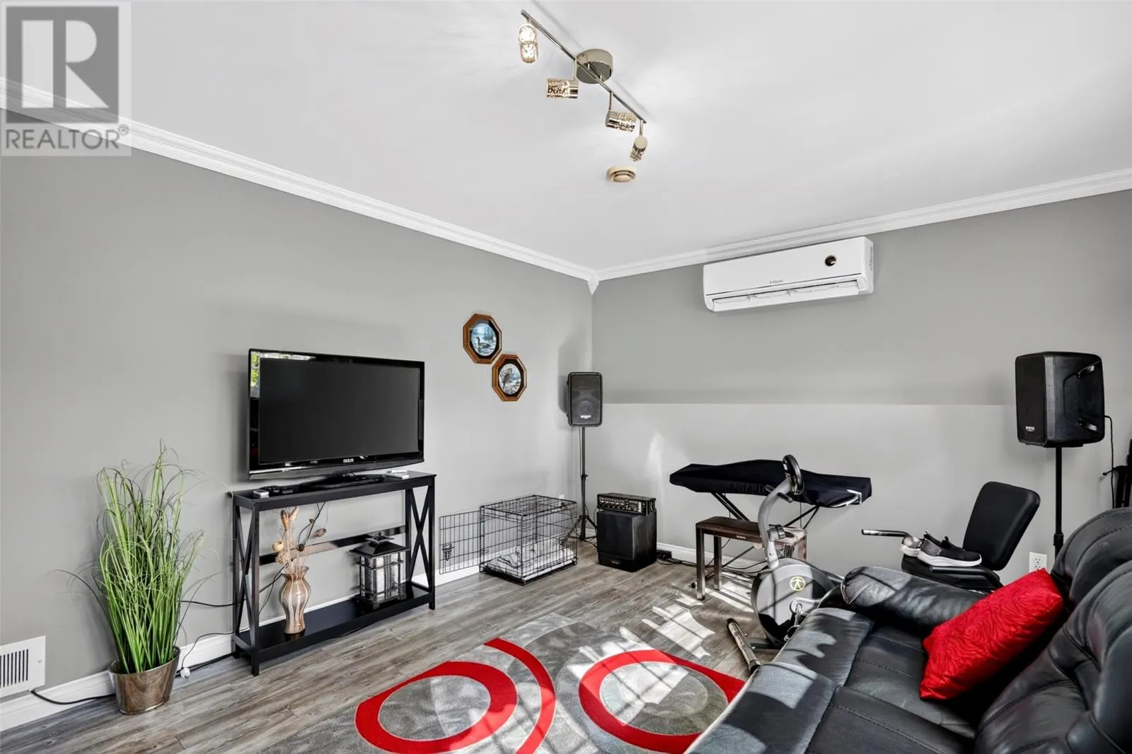 18 Shaheen Crescent