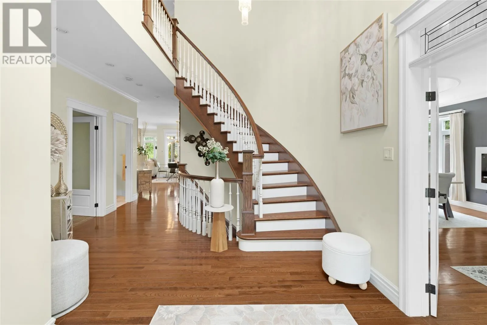 8 Carriage Lane