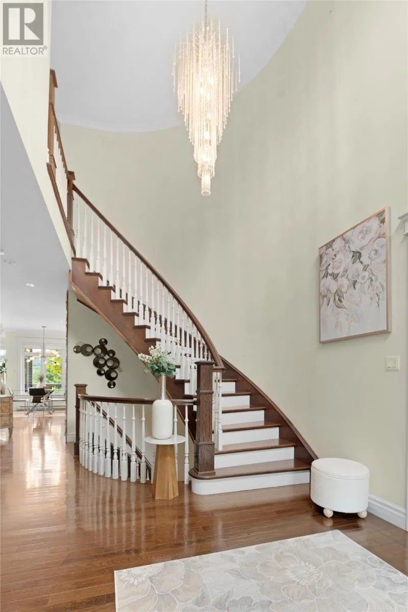 8 Carriage Lane