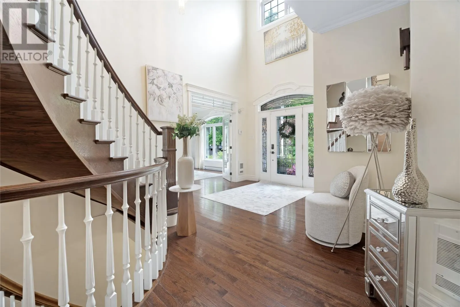 8 Carriage Lane