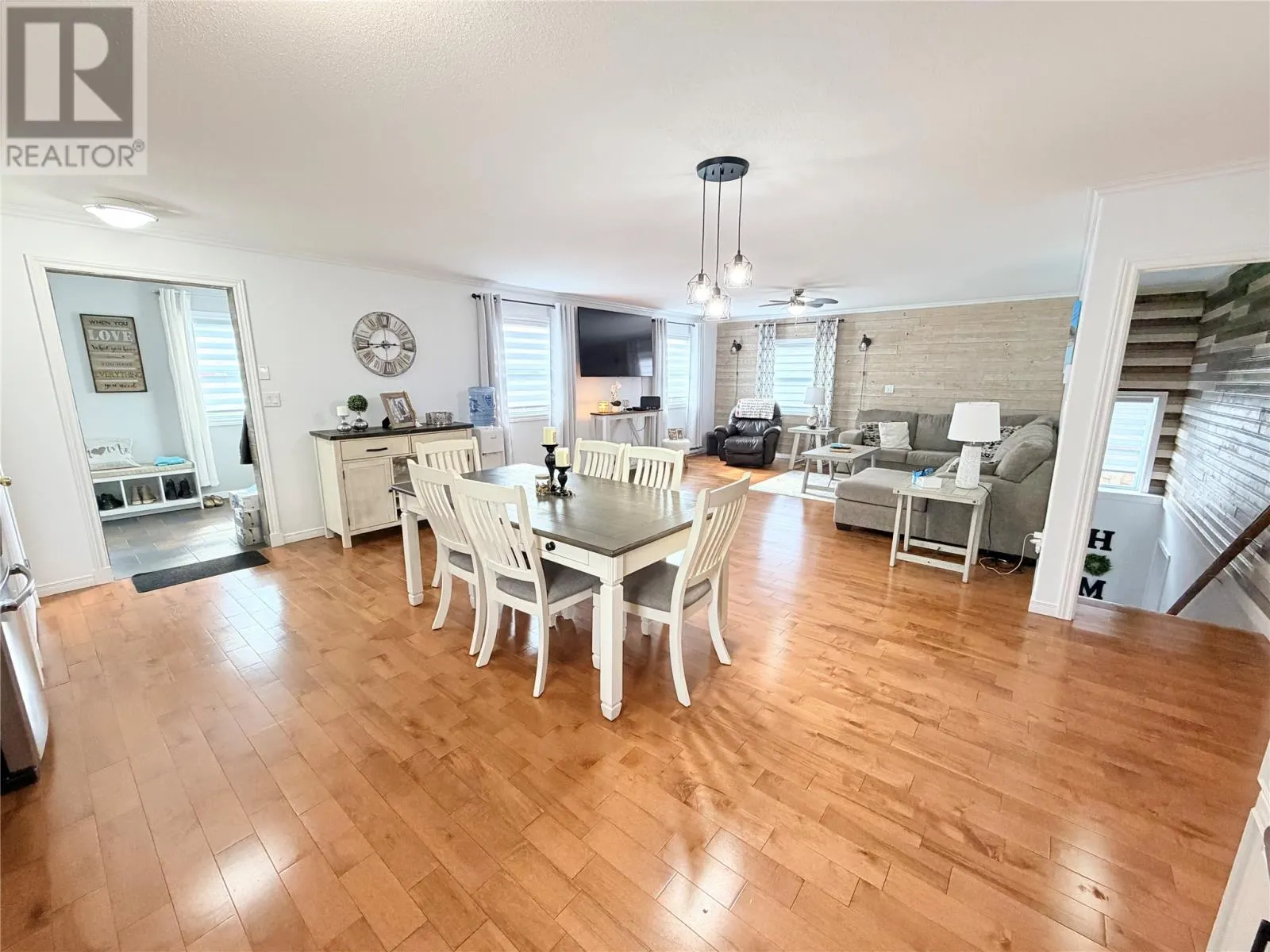 9 Rose Drive