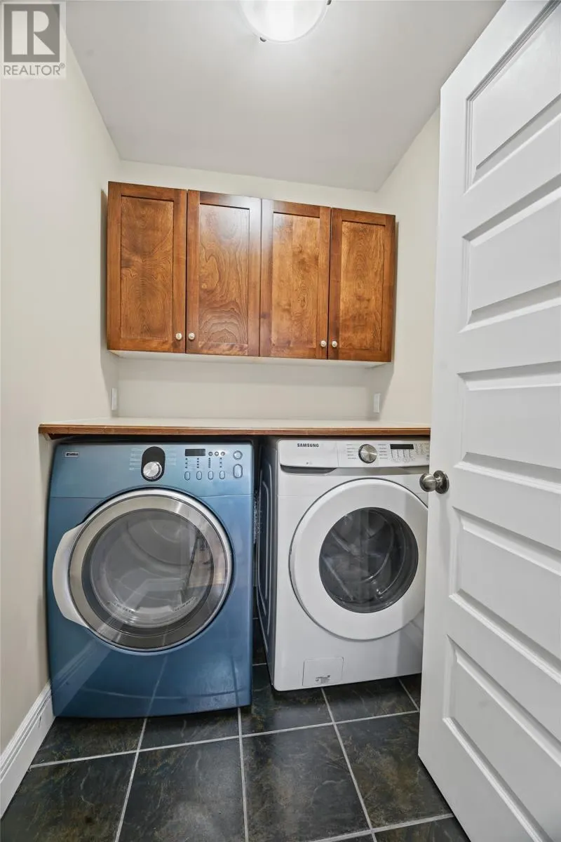 28 Lions Crescent Unit#11 #11