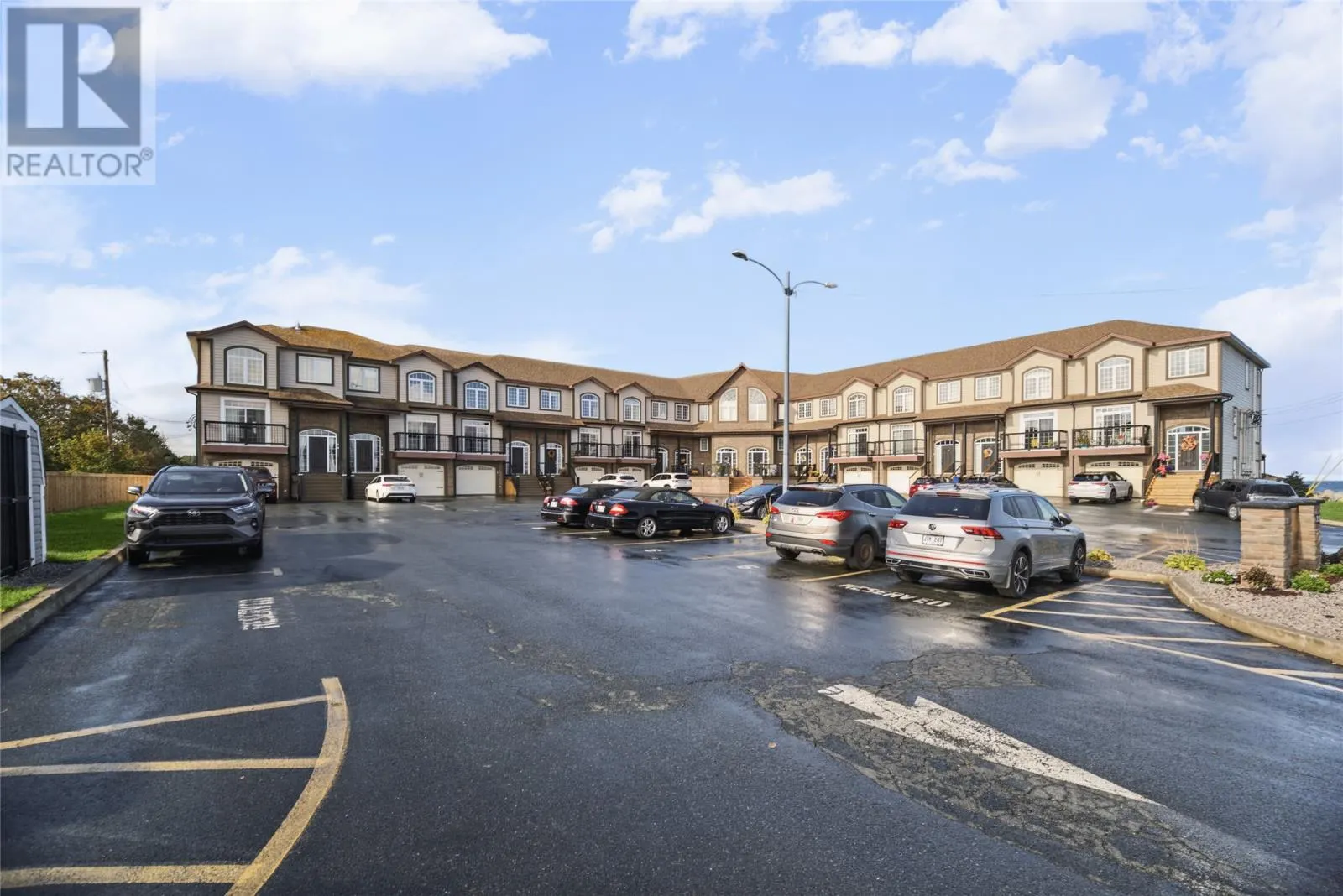 28 Lions Crescent Unit#11 #11