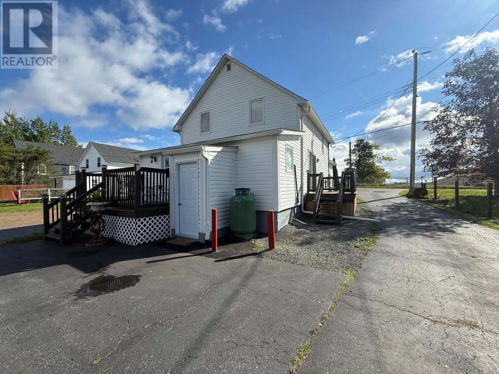 12 Memorial Avenue