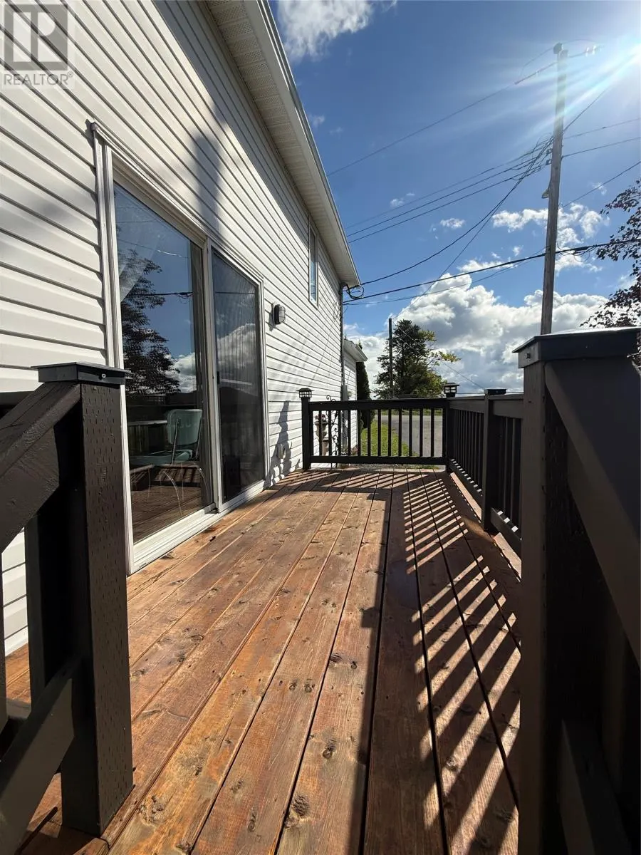12 Memorial Avenue