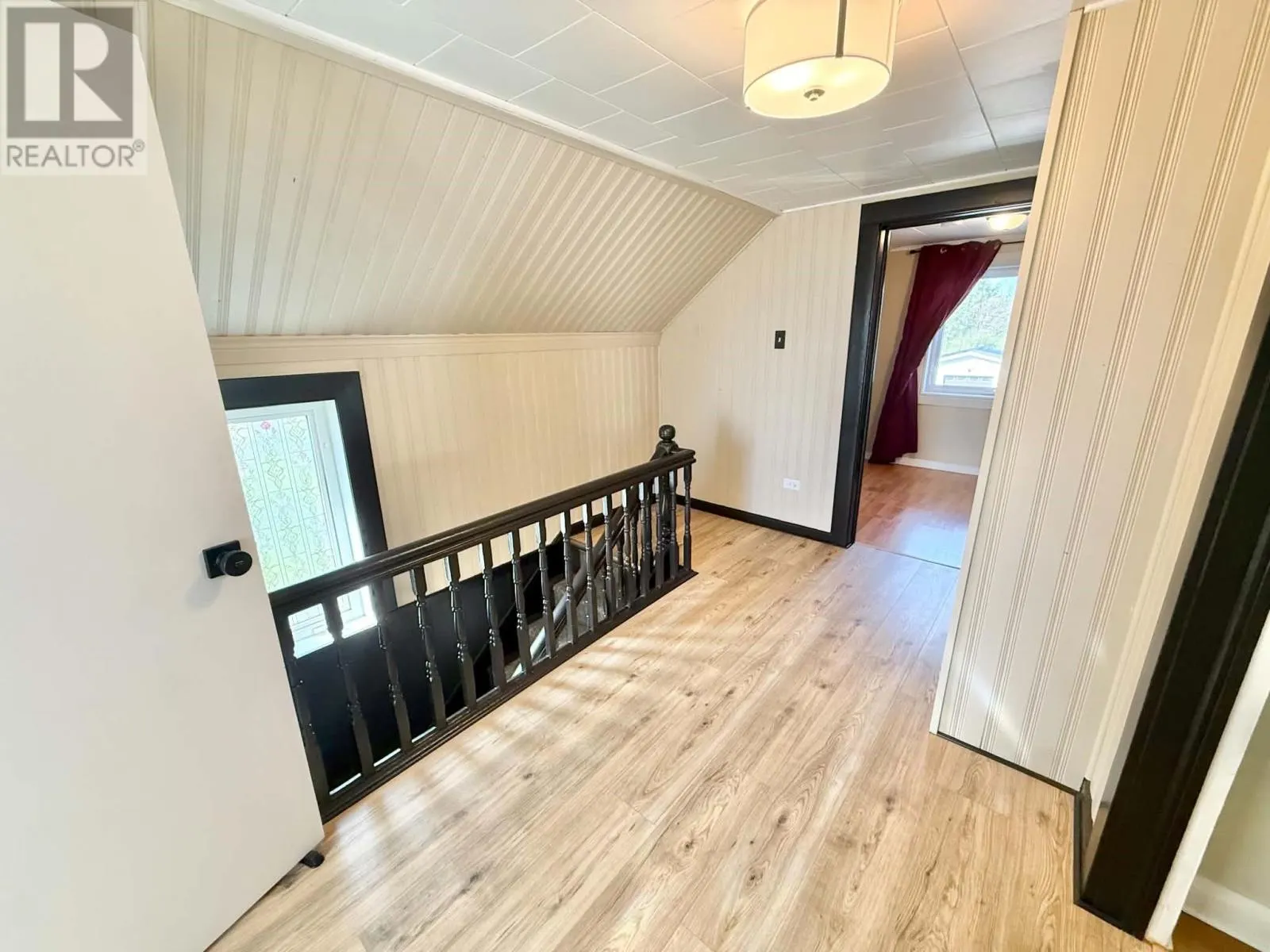 12 Memorial Avenue