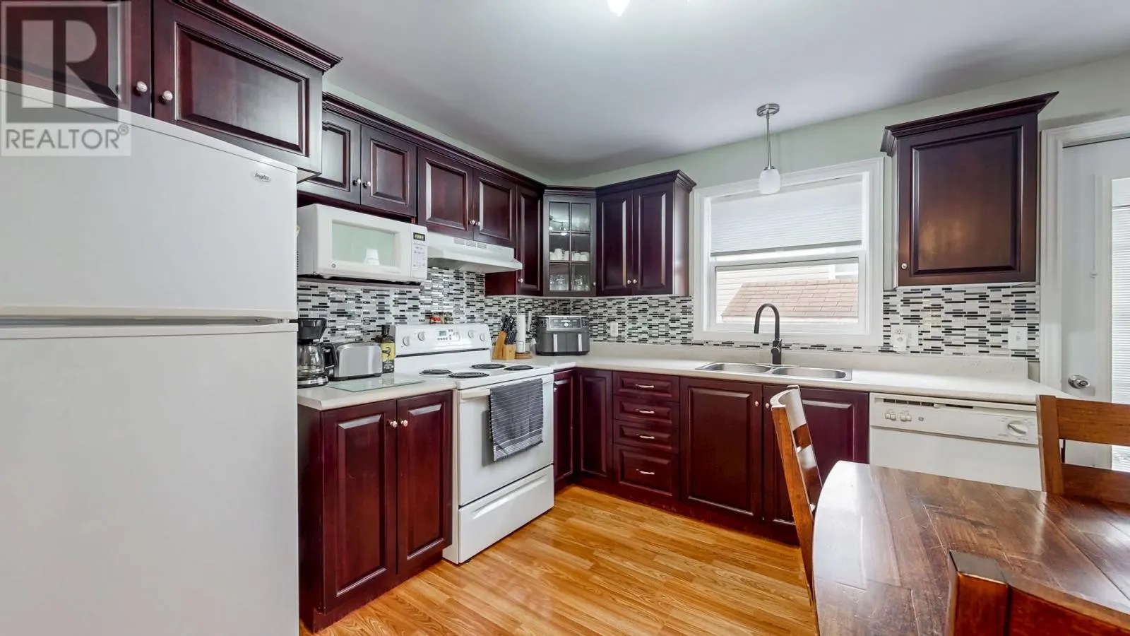 123 Edison Place