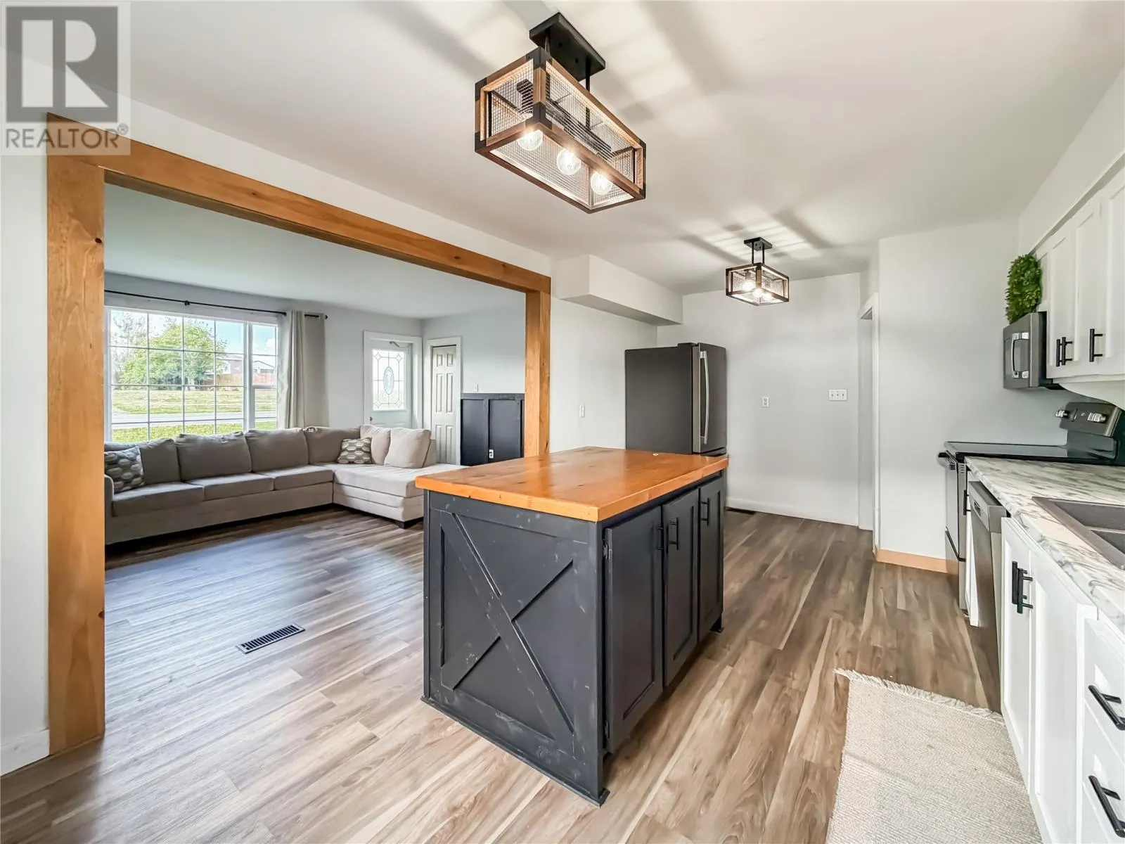 606 Sunset Drive