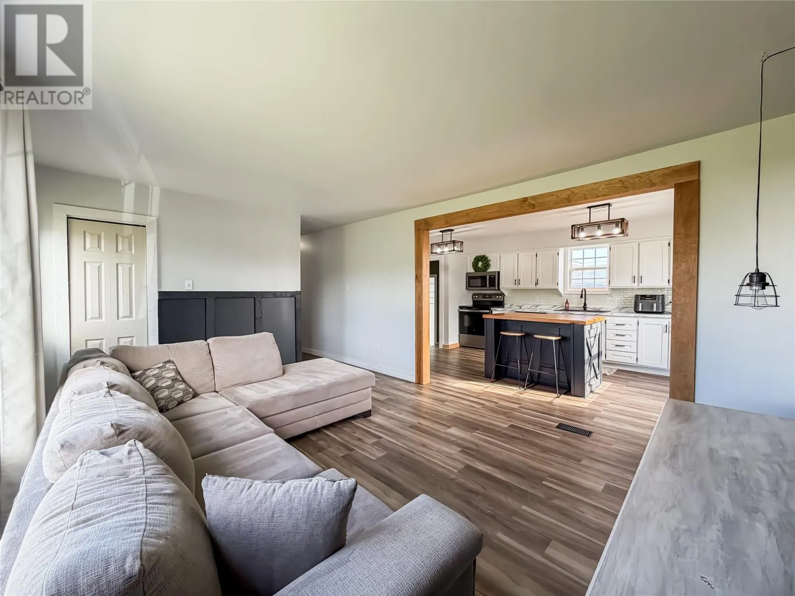 606 Sunset Drive