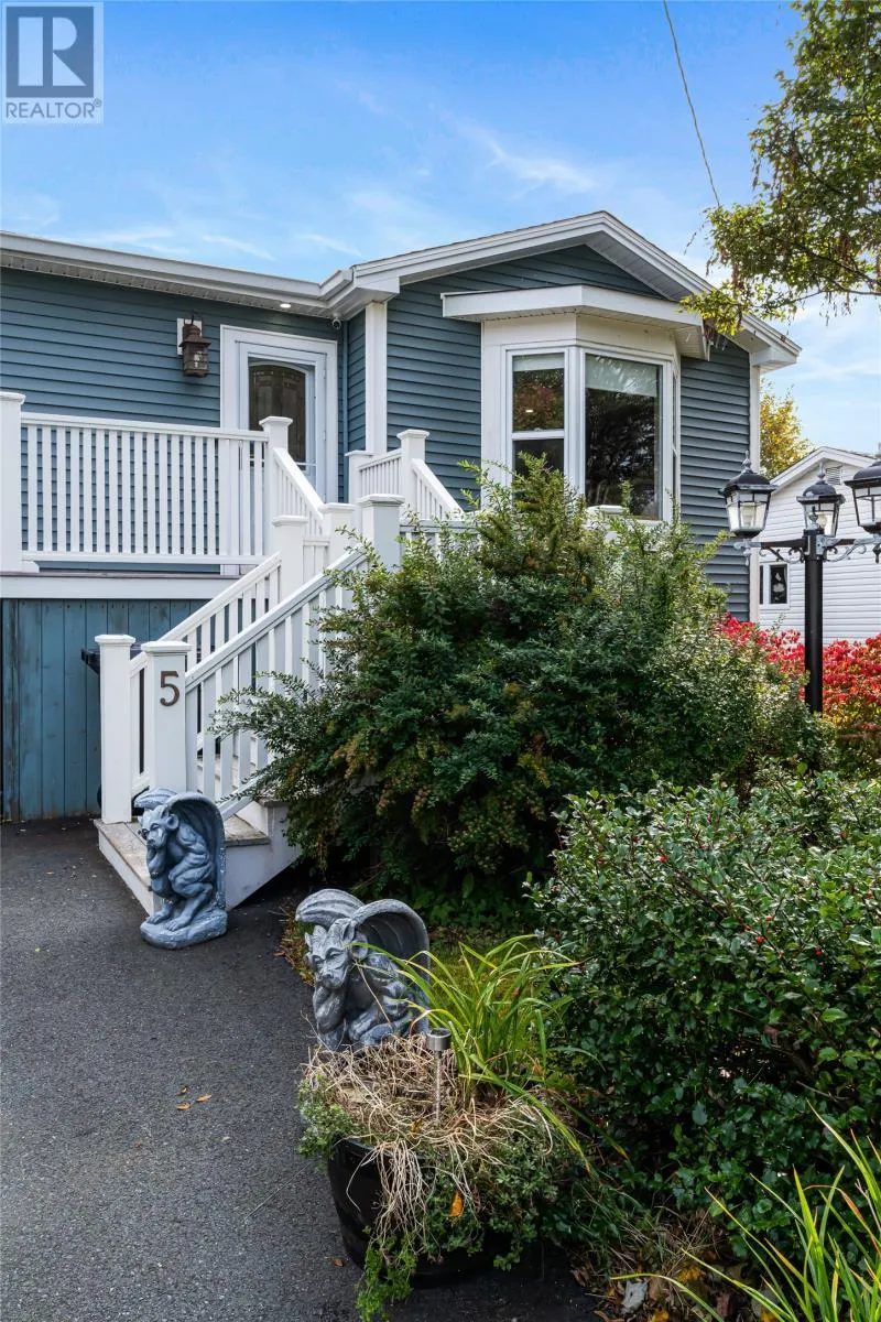 5 Teasdale Street