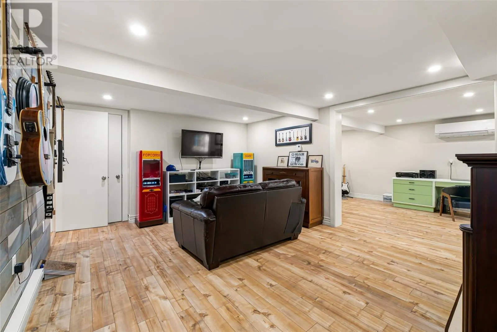 5 Teasdale Street
