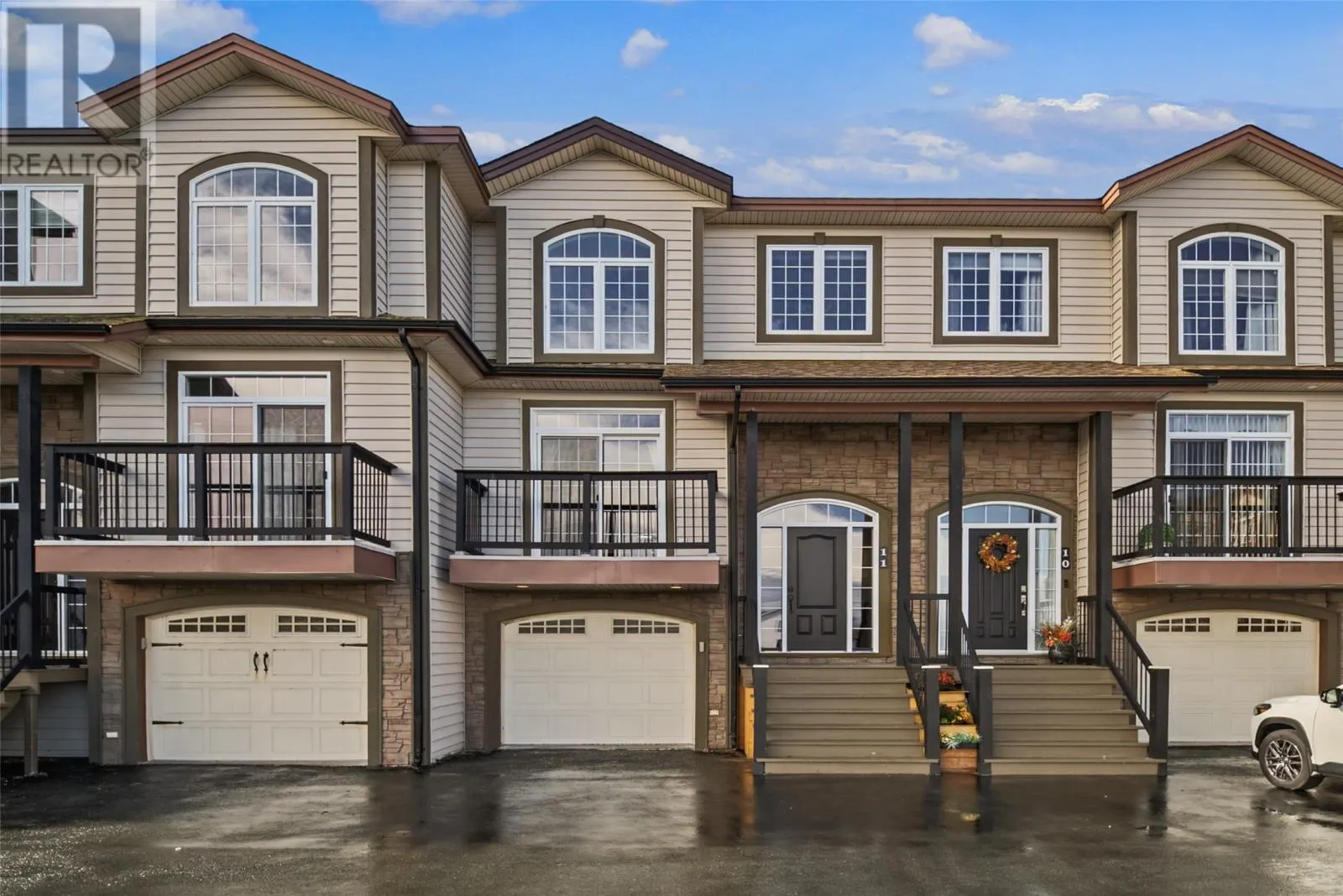 28 Lions Crescent Unit#11 #11
