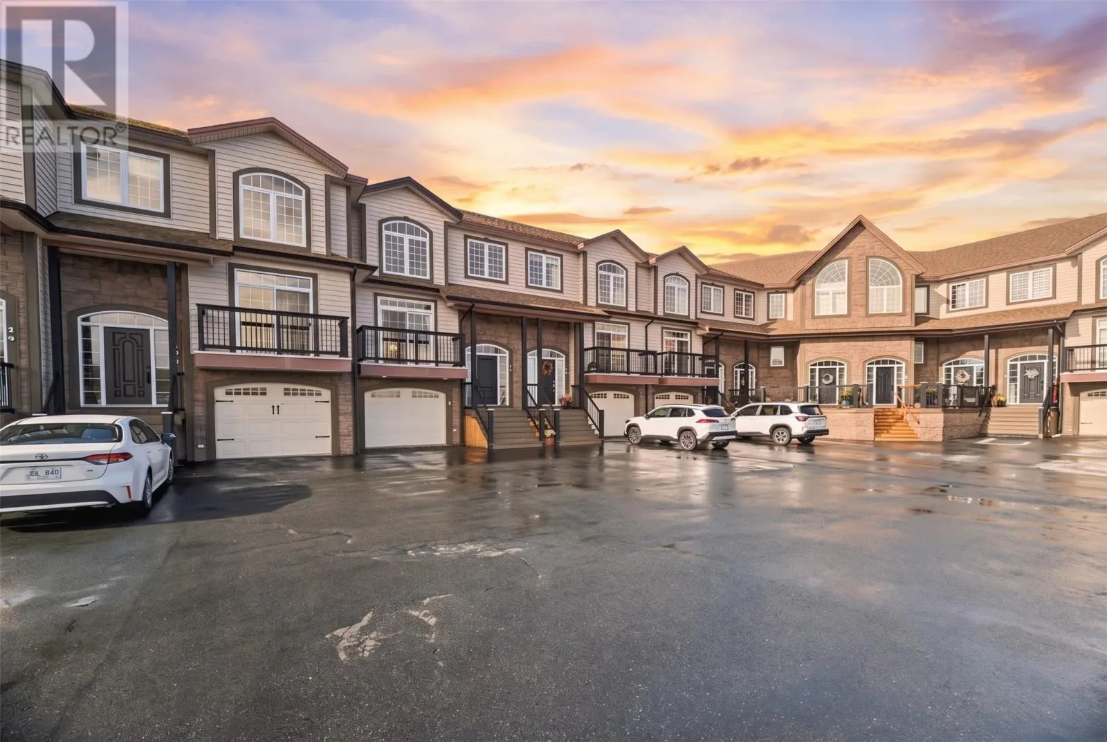 28 Lions Crescent Unit#11 #11