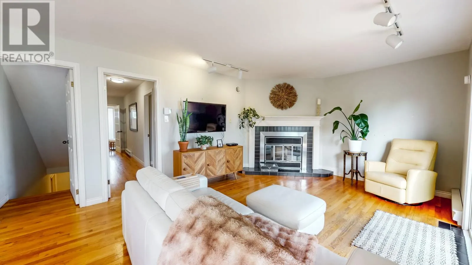 6 Point Leamington Street