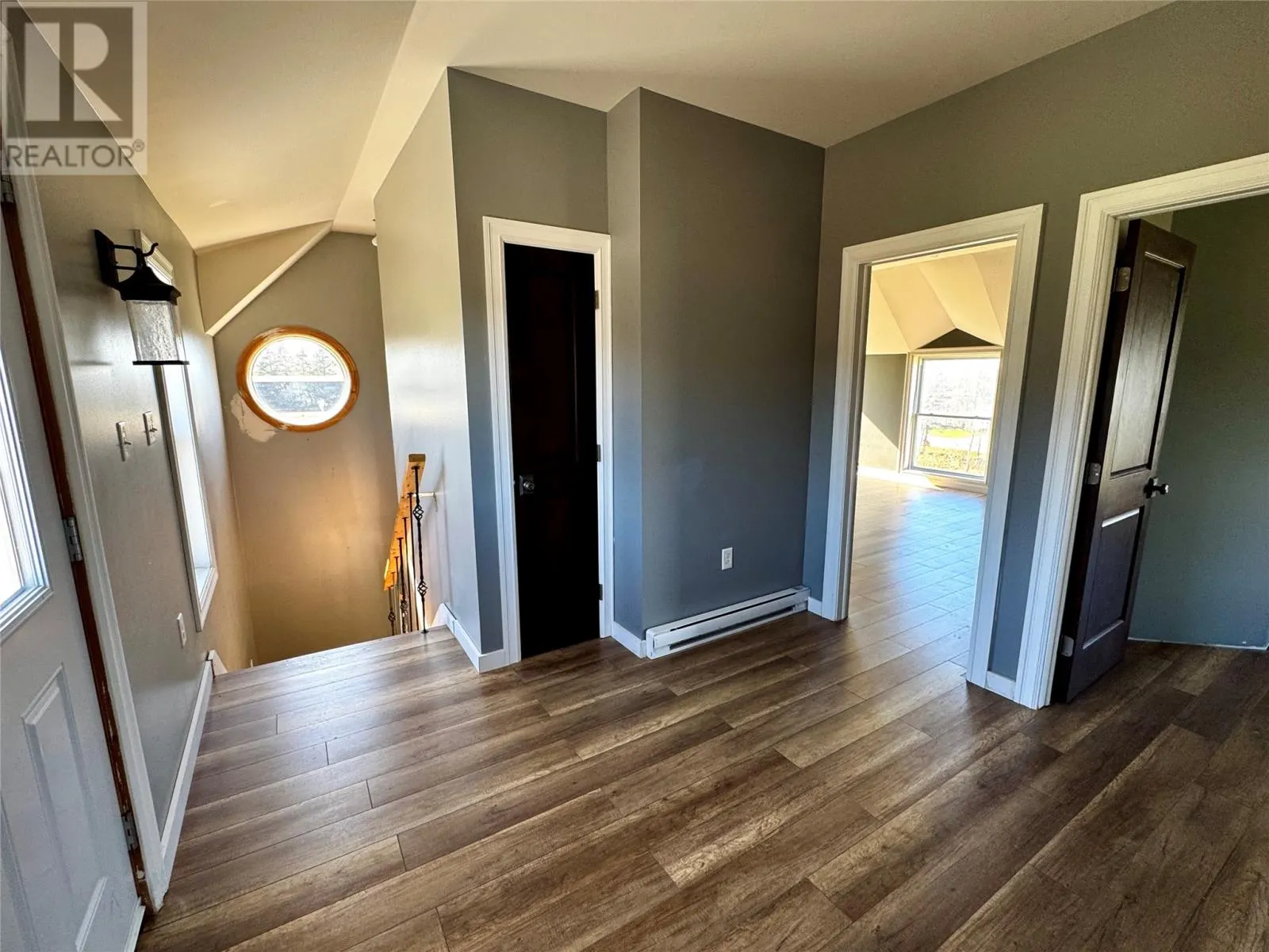 25-27 Main Street S
