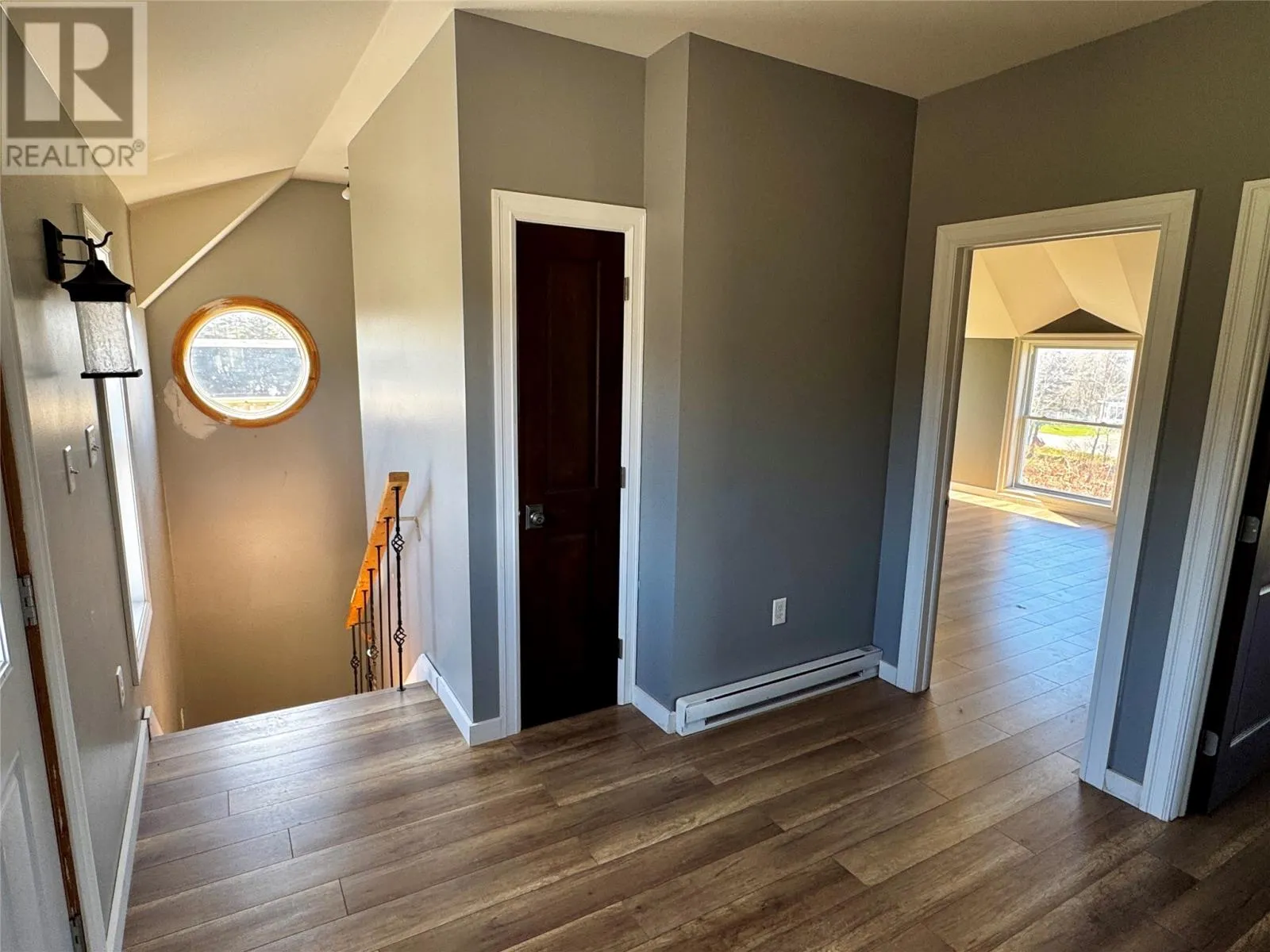 25-27 Main Street S