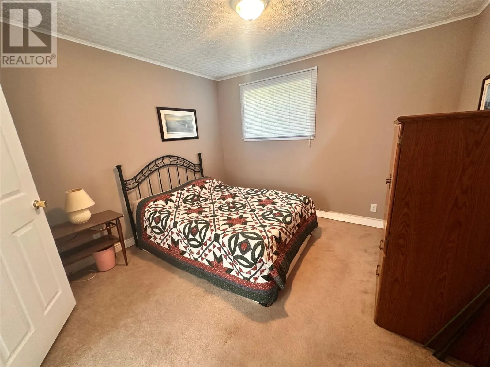17 Burdrew Place