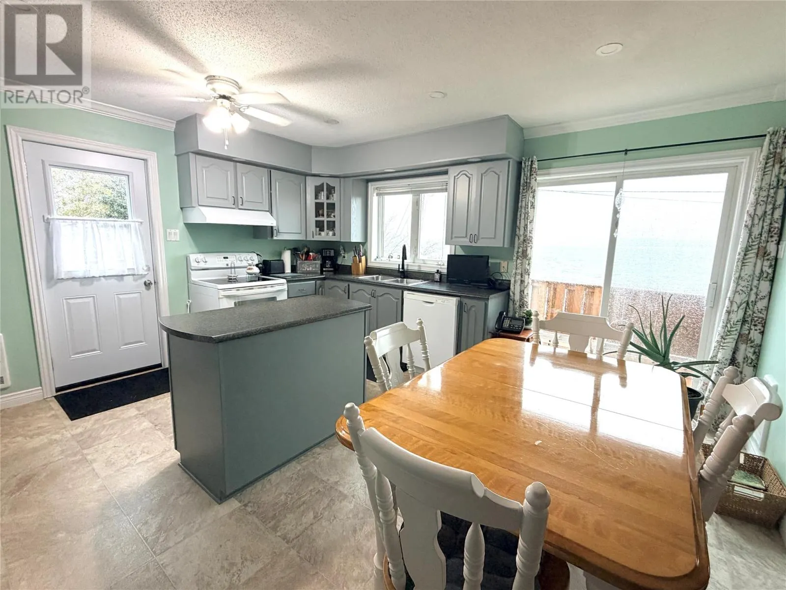 27 Marine Drive