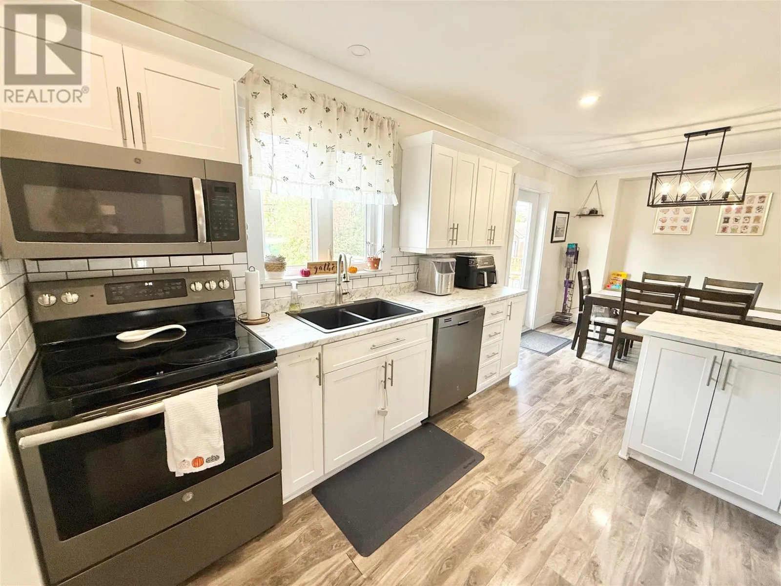 31 Southcott Drive