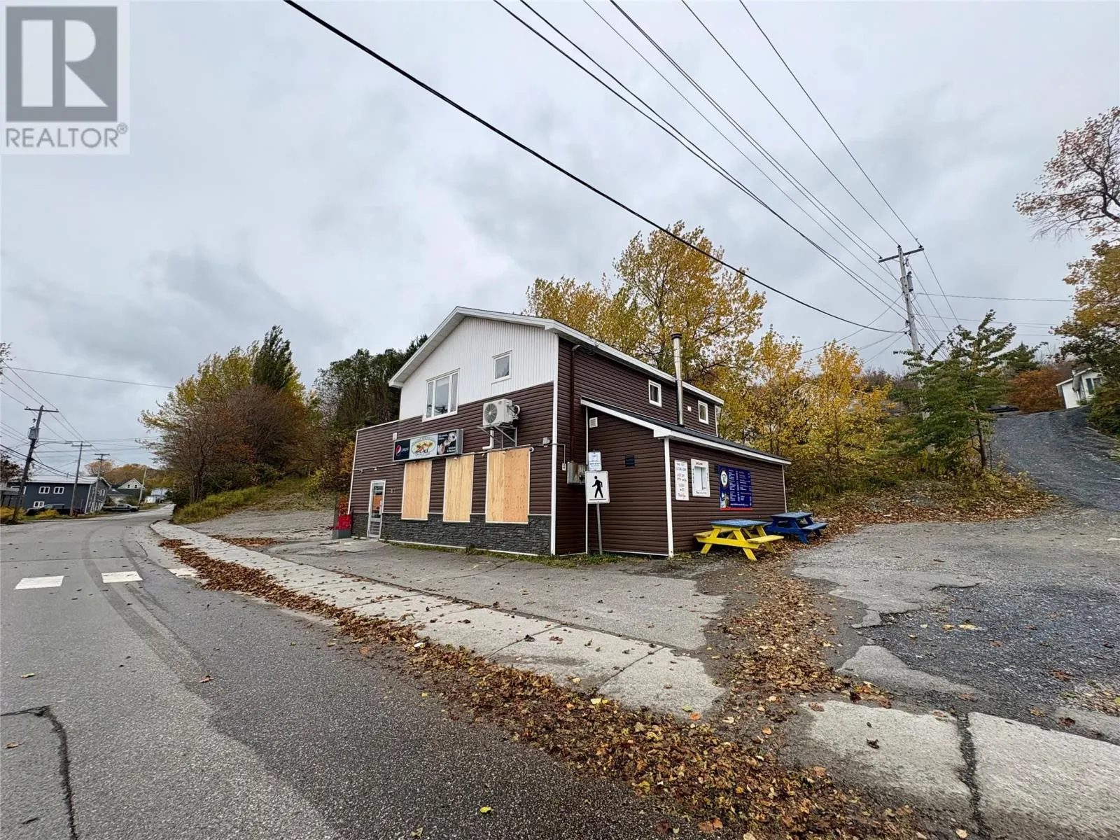 325 Curling Street