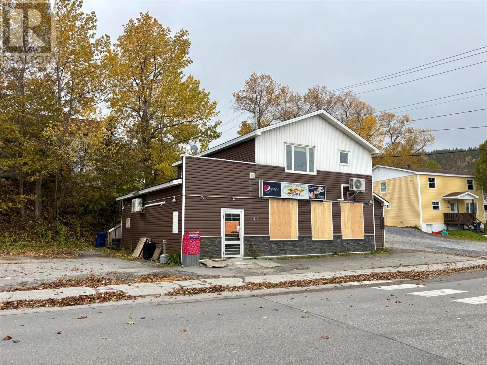 325 Curling Street