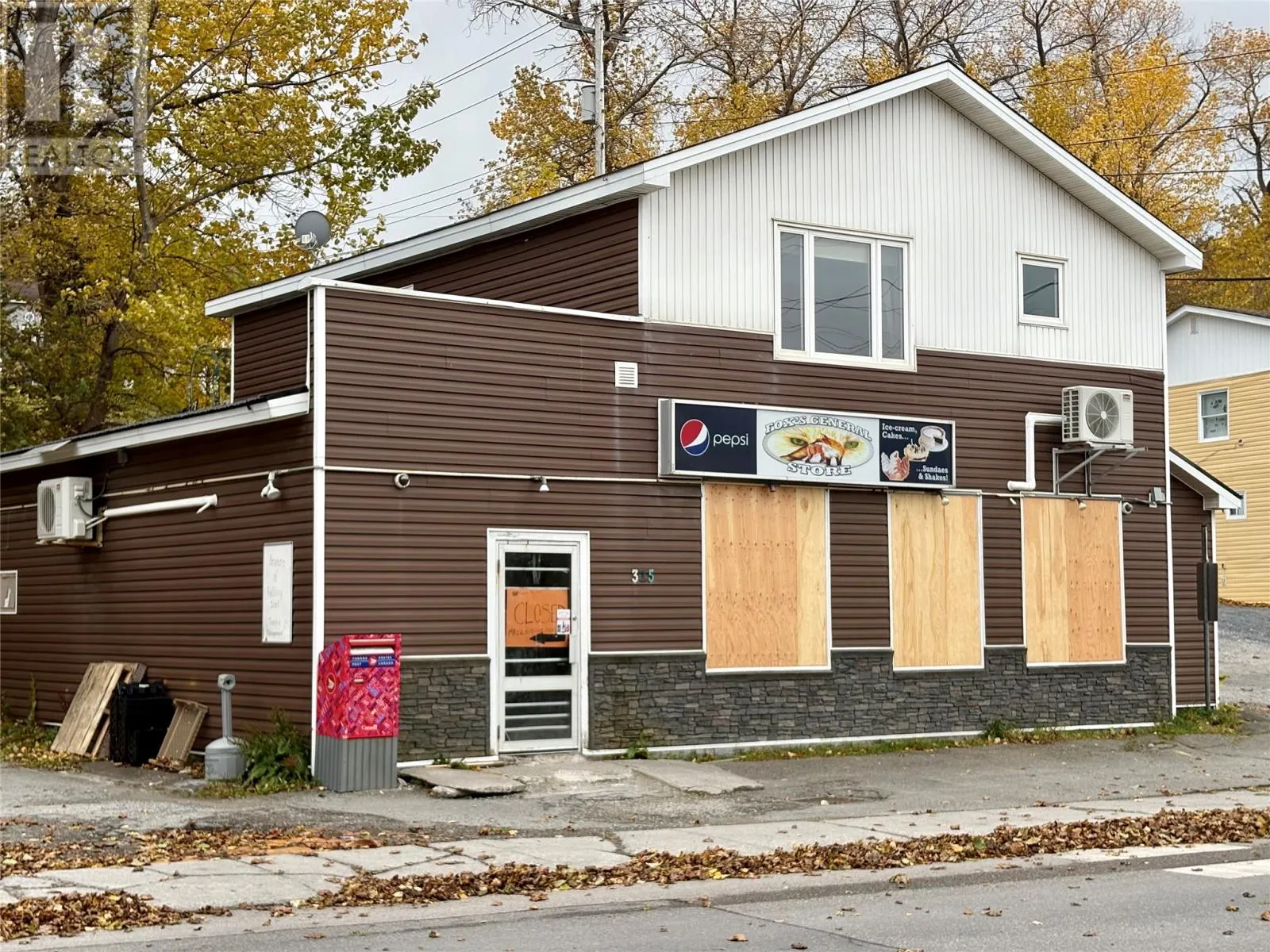 325 Curling Street