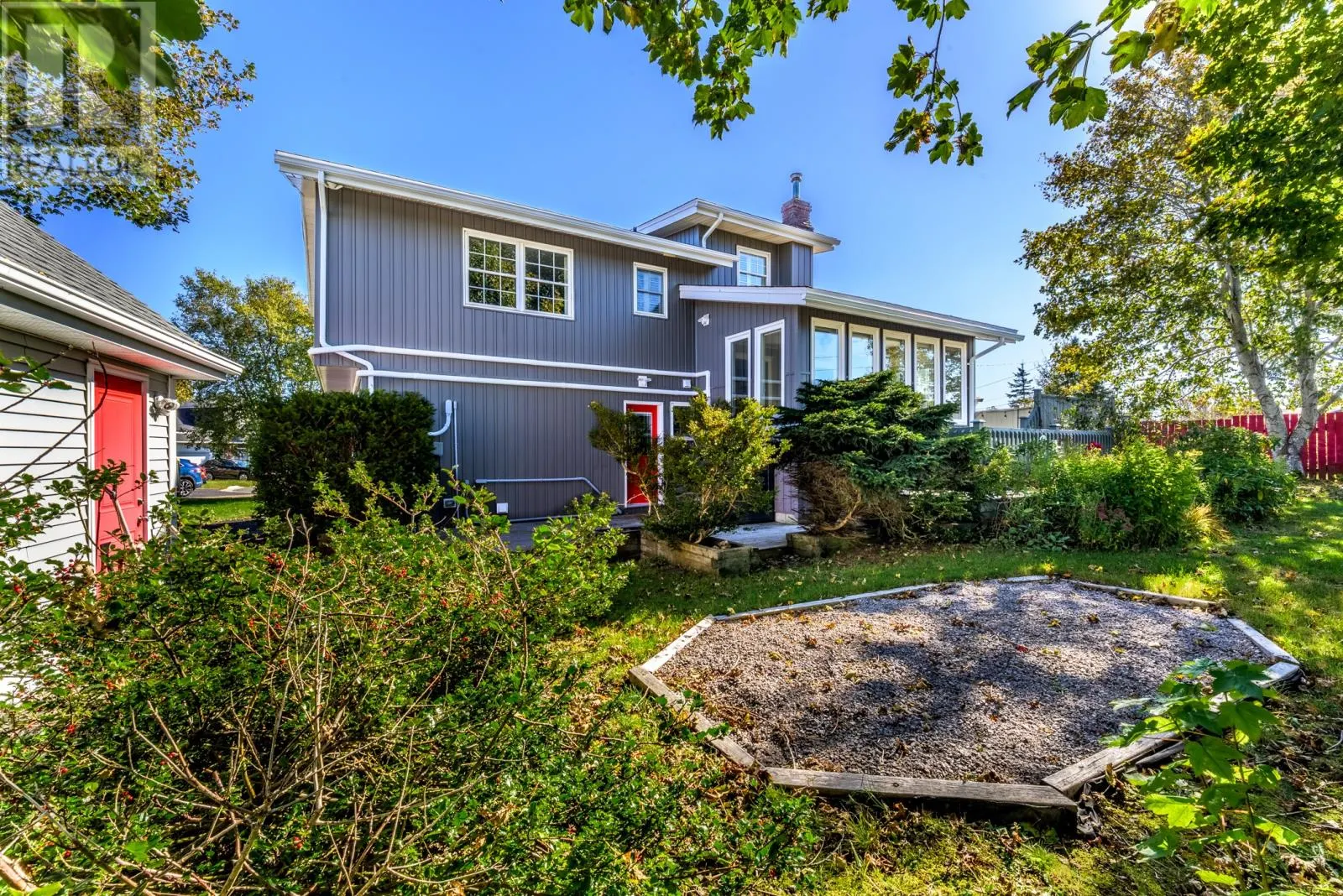 5 Labrador Place