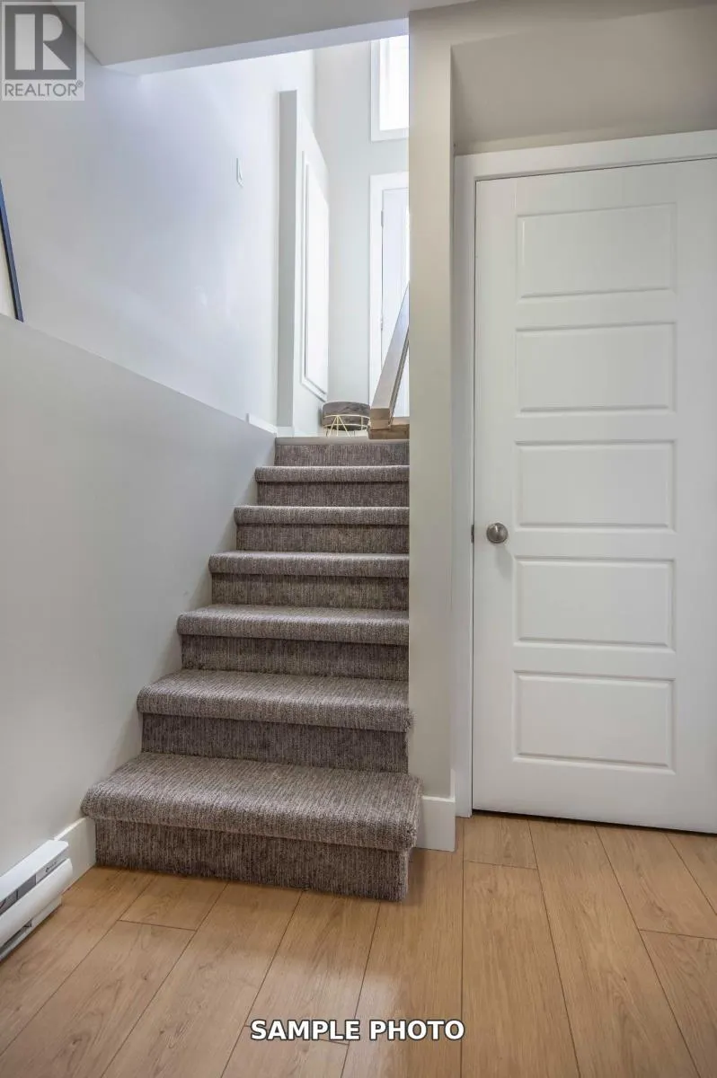 12 Viking Drive
