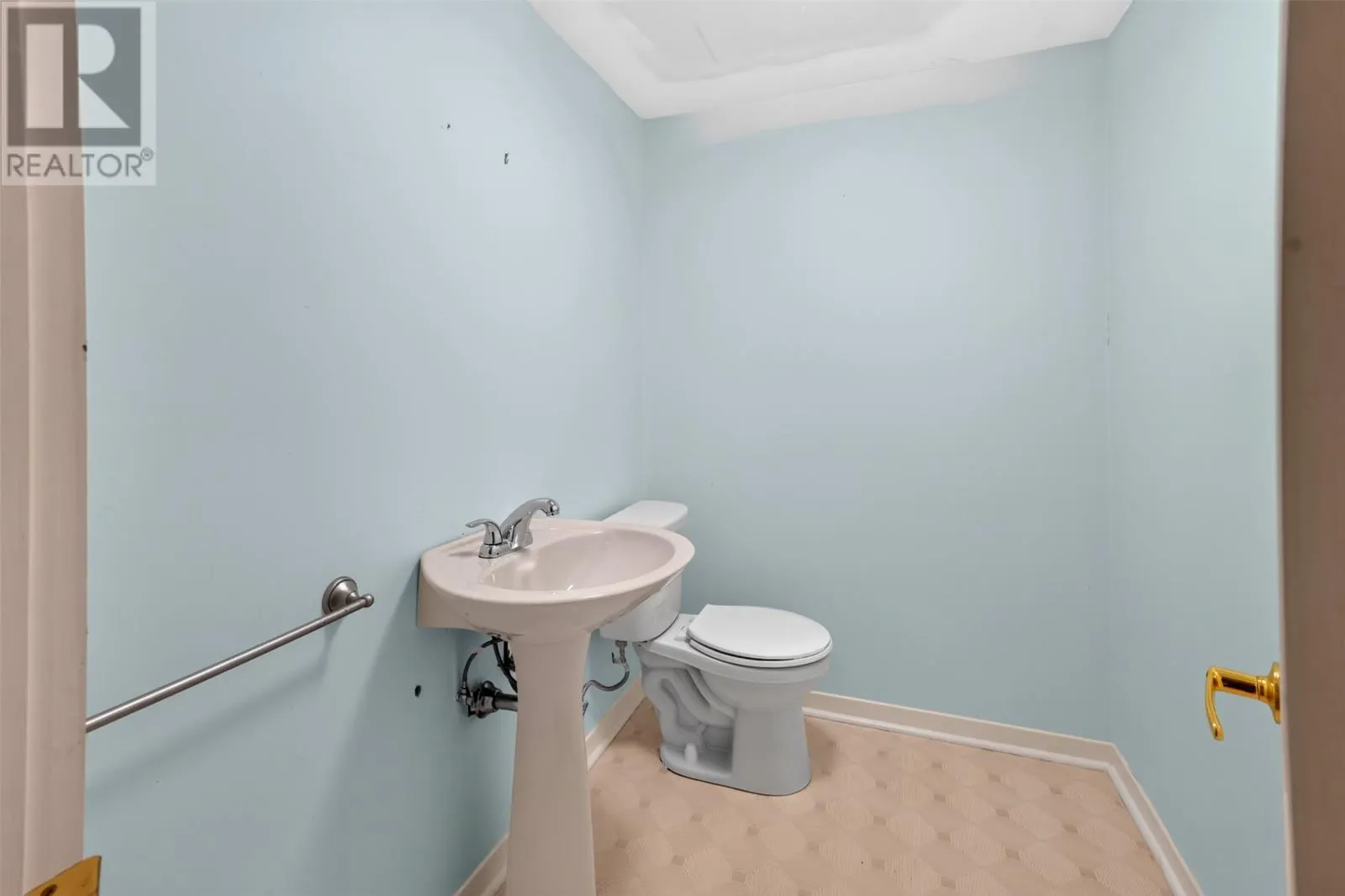 4 Inverness Place