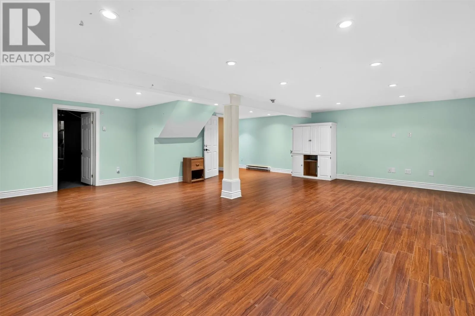 4 Inverness Place