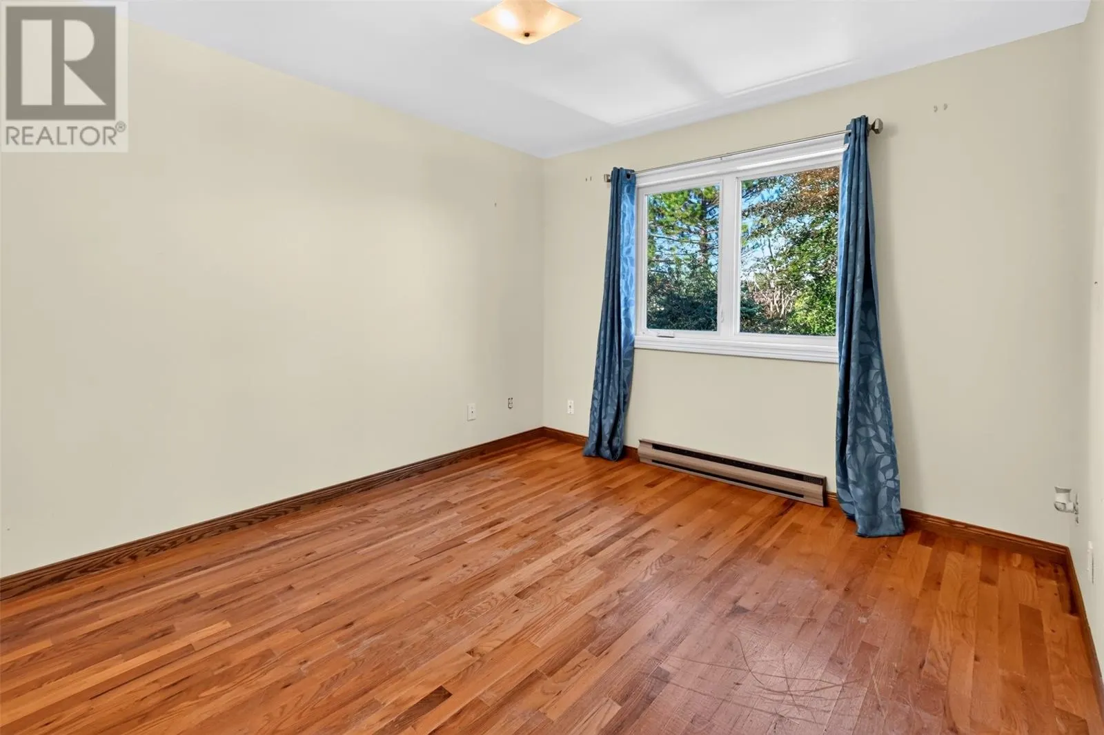 4 Inverness Place