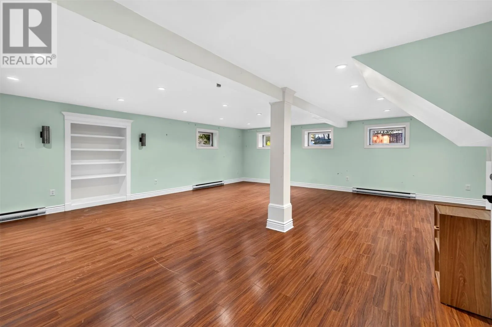 4 Inverness Place