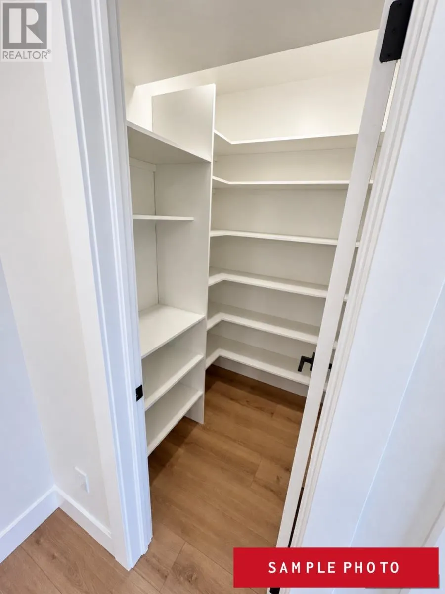 7 Carol Crescent