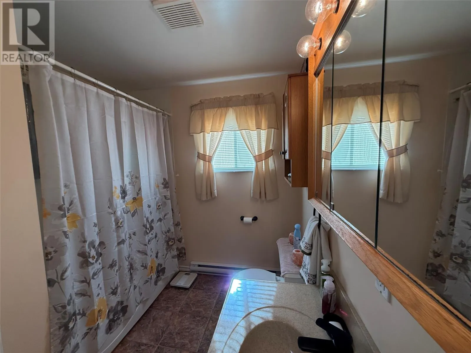 2 & 2A Willcotts Lane