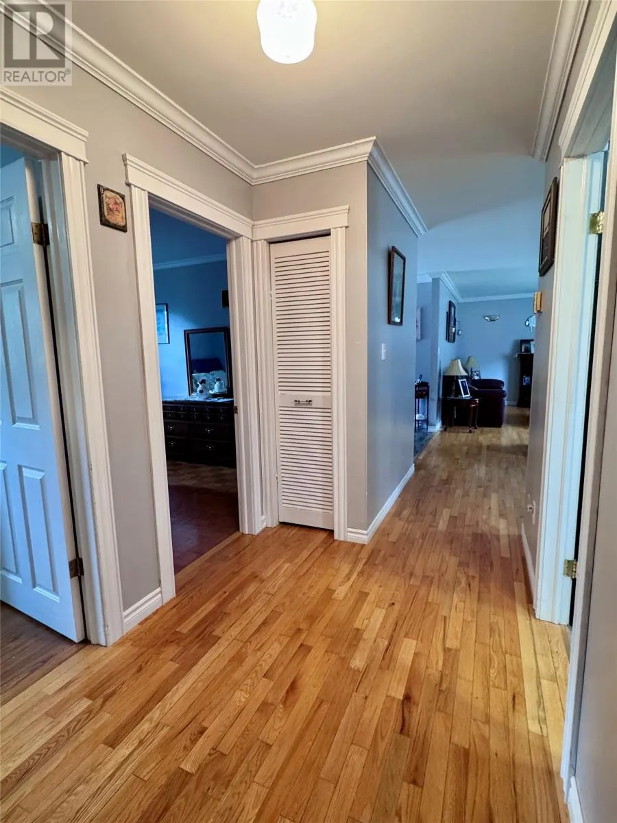 16 Elms Place