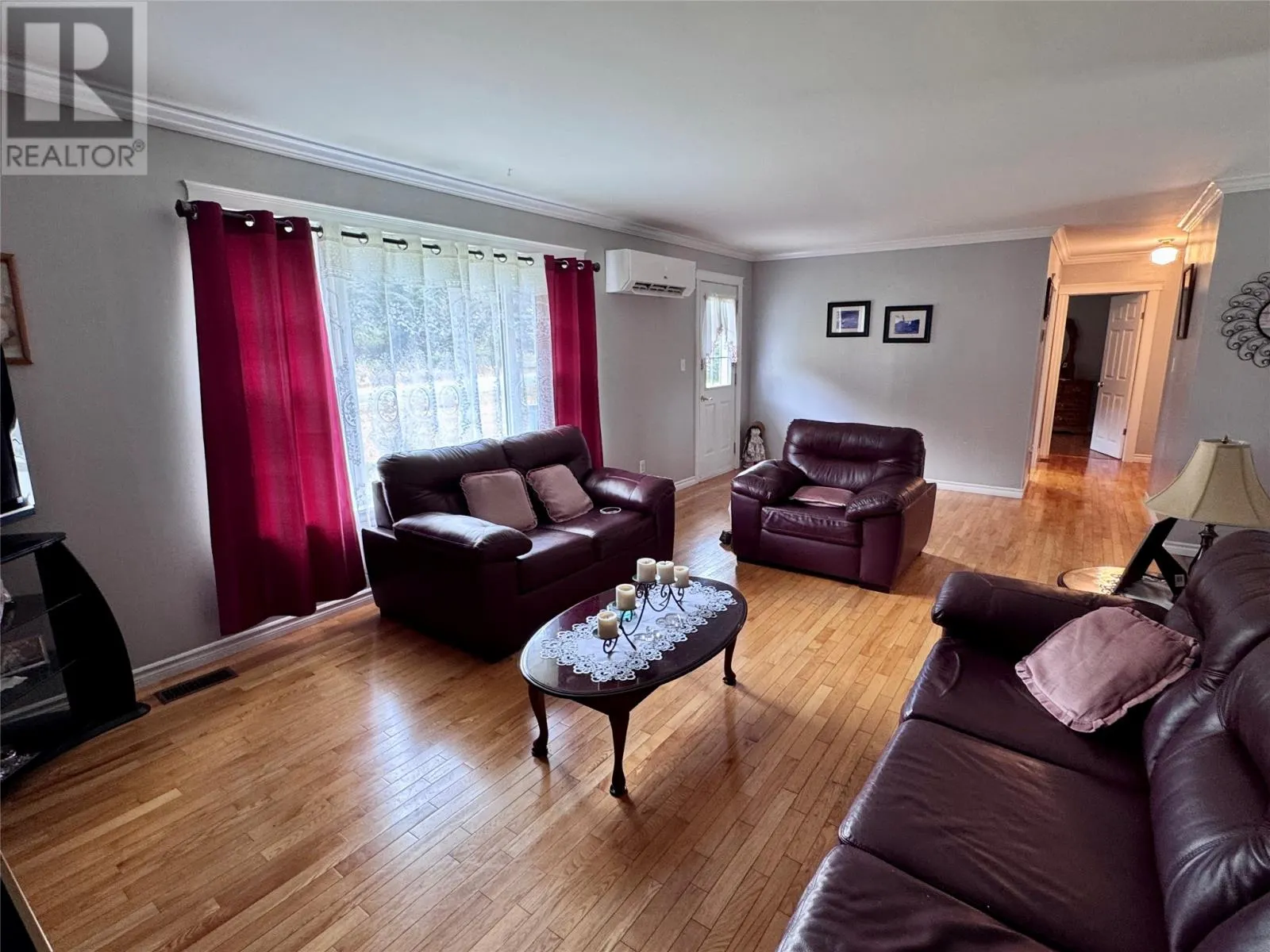 16 Elms Place