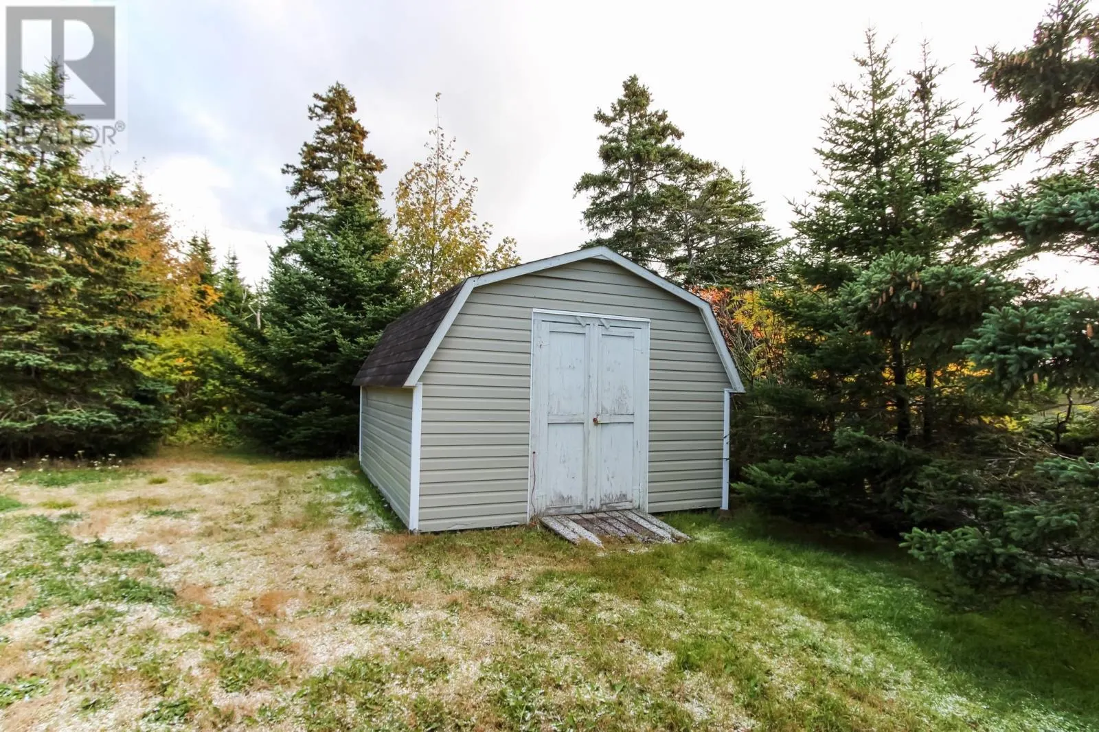16 Irving Drive