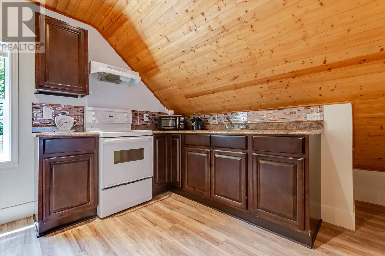 1833 Topsail Road