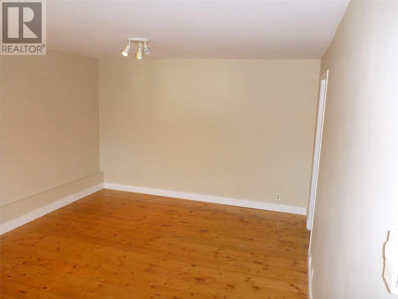 11 Gillbert Avenue