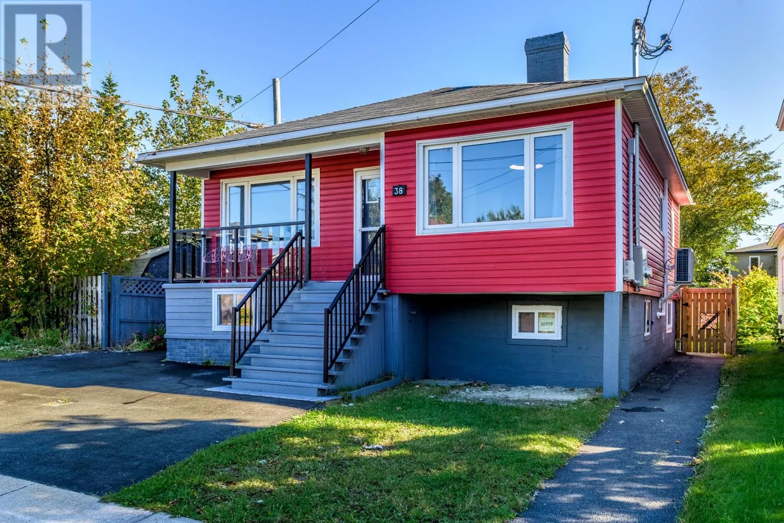 38 Smith Avenue