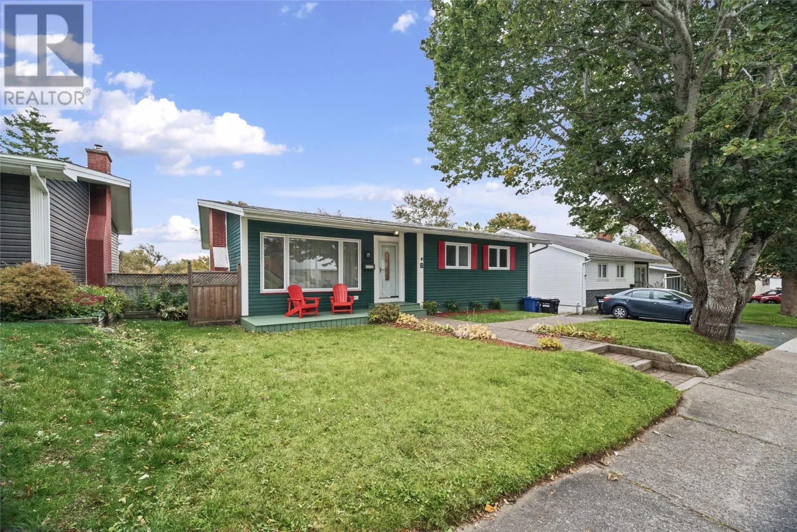 7 Macpherson Avenue