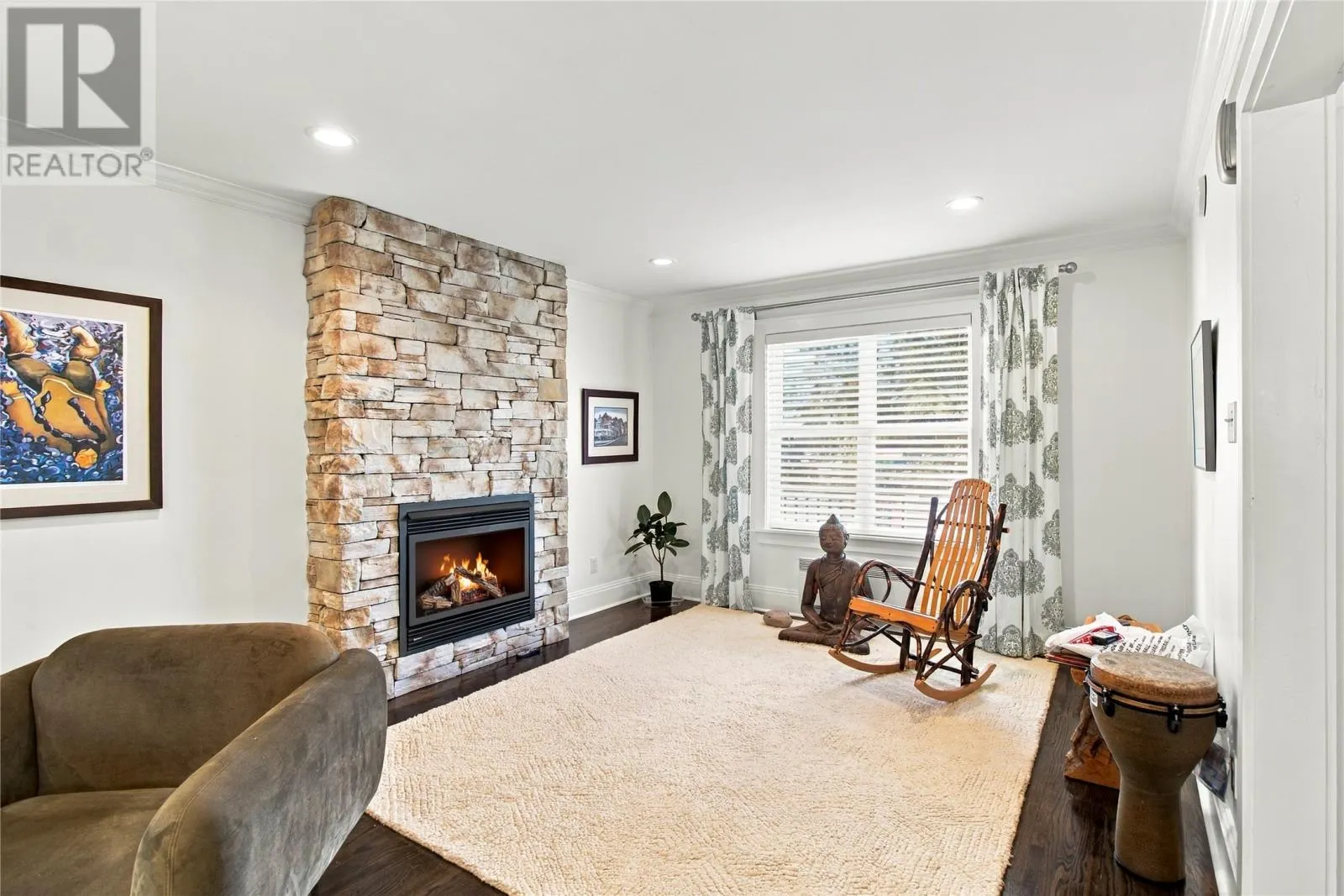 13 Burdell Place