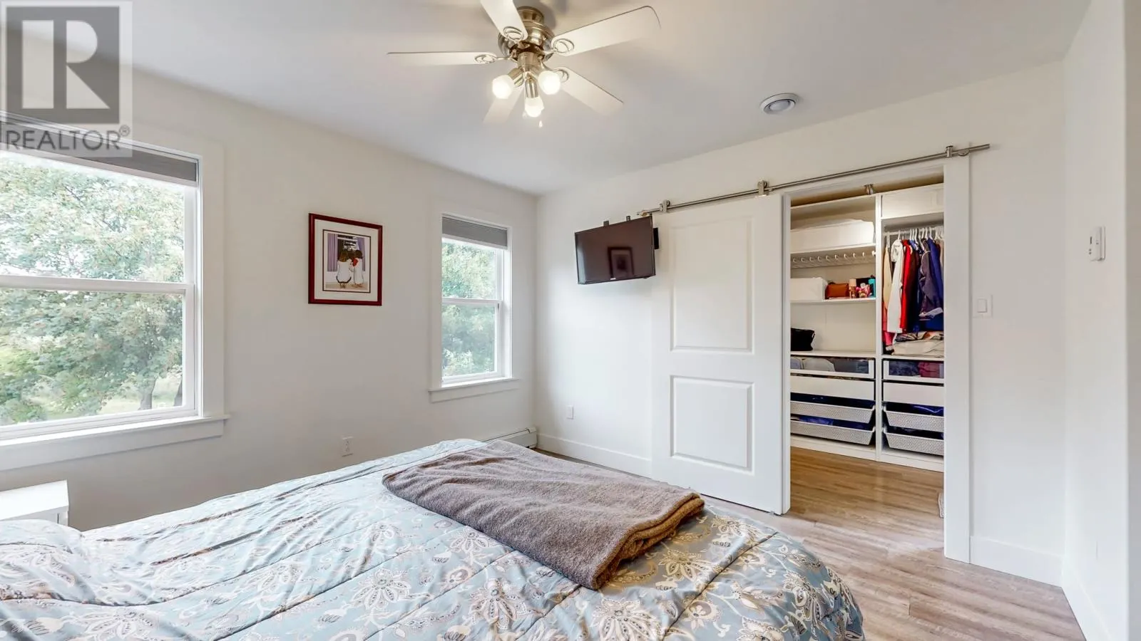 14 Country (14 Manning Hill) Drive