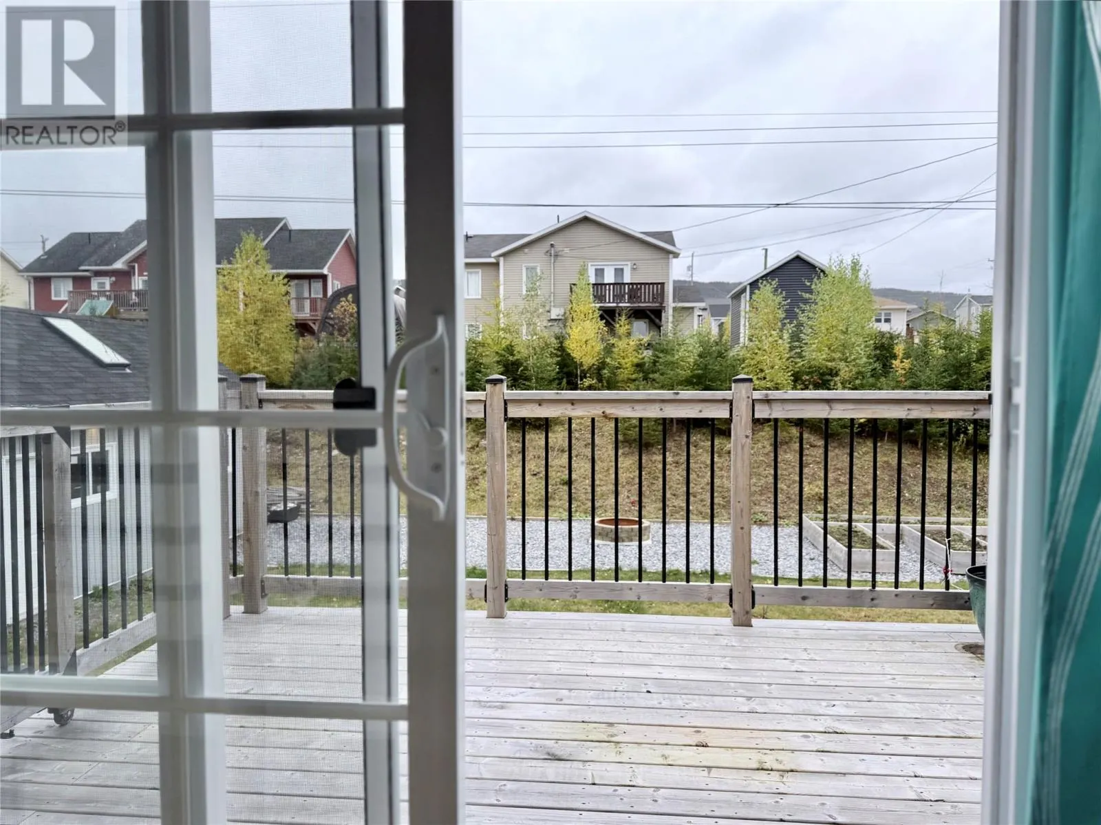4 Warren Drive