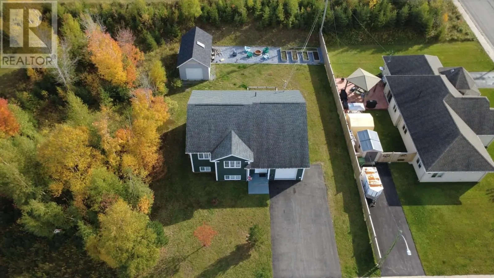 4 Warren Drive