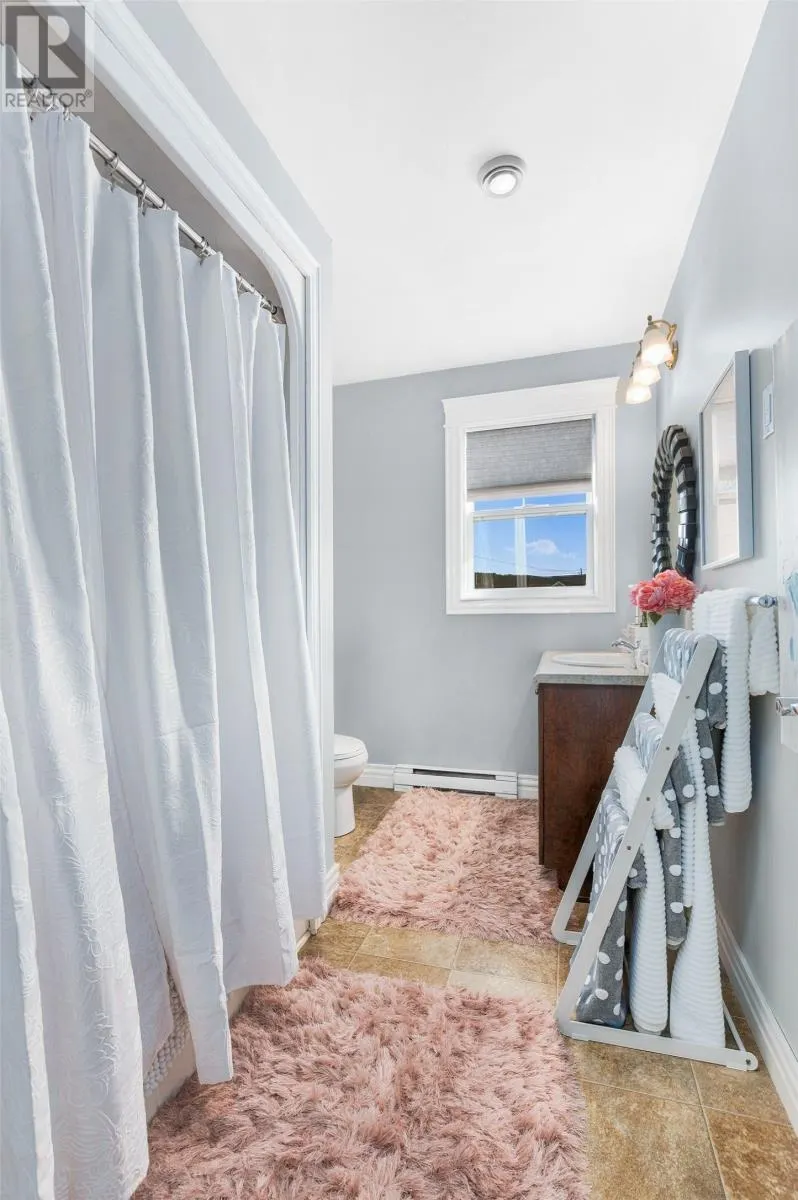 12 Guernsey Place Unit#4 #4