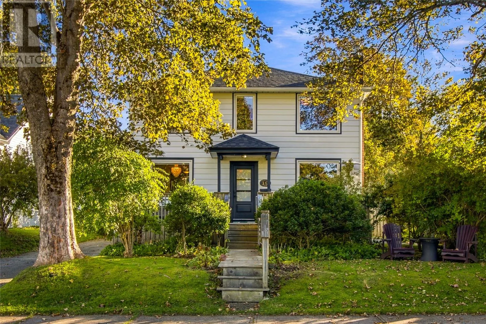 19 Long Pond Road