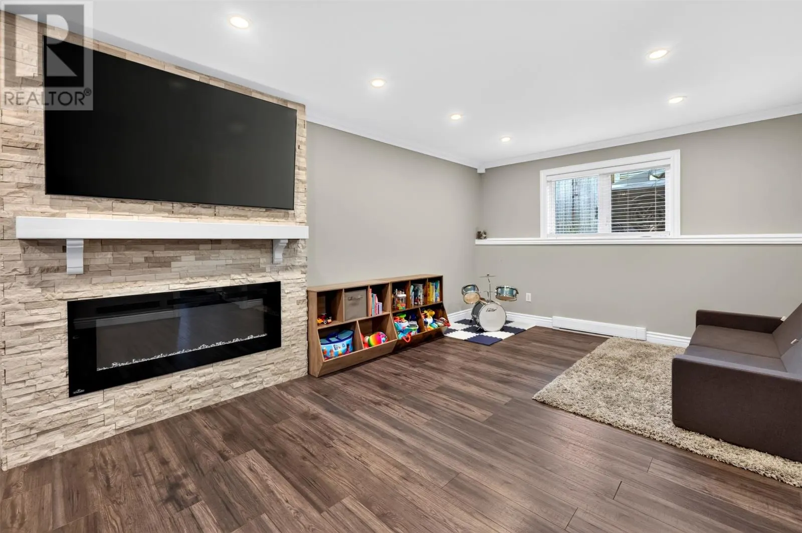 16 Starlight Drive
