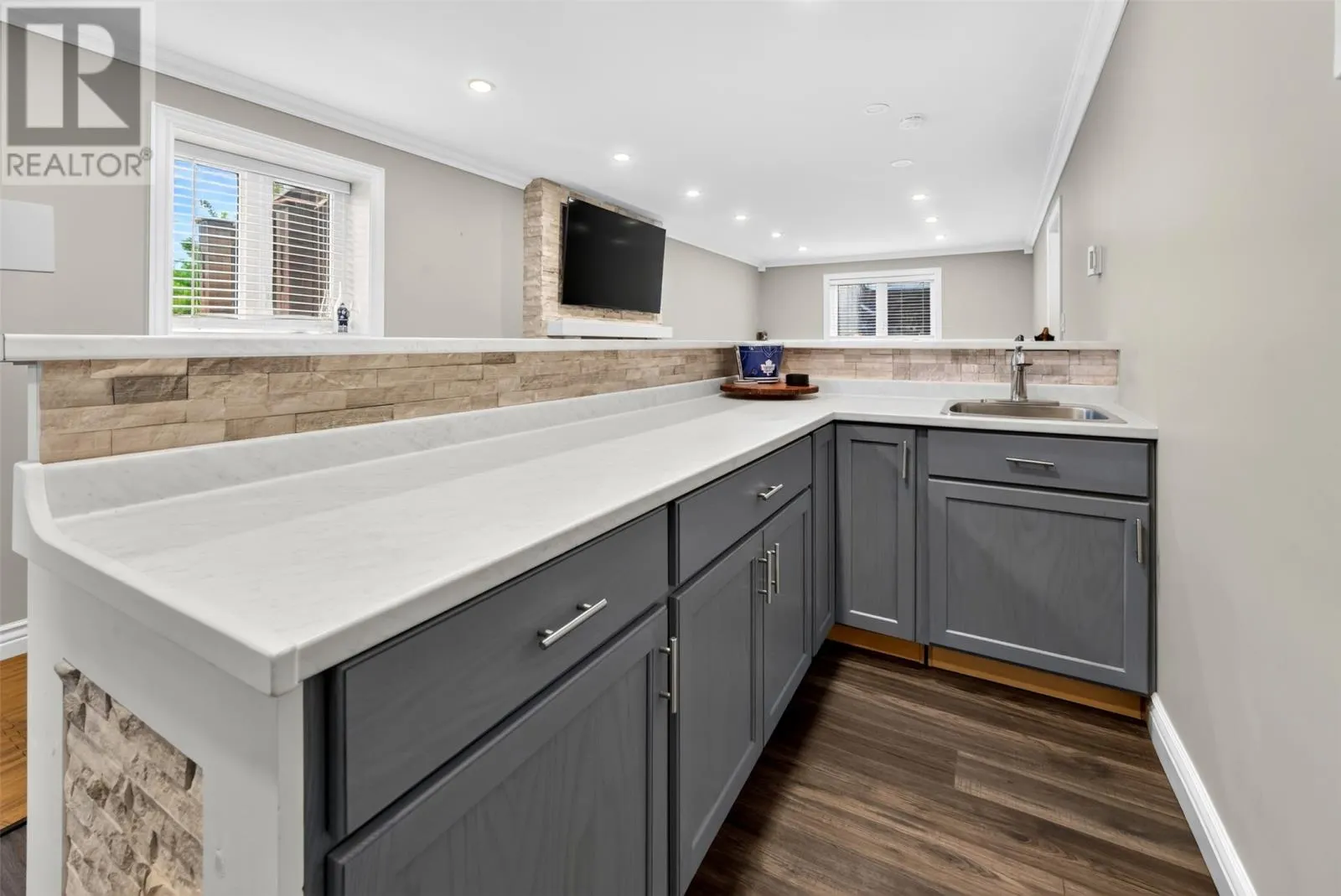 16 Starlight Drive