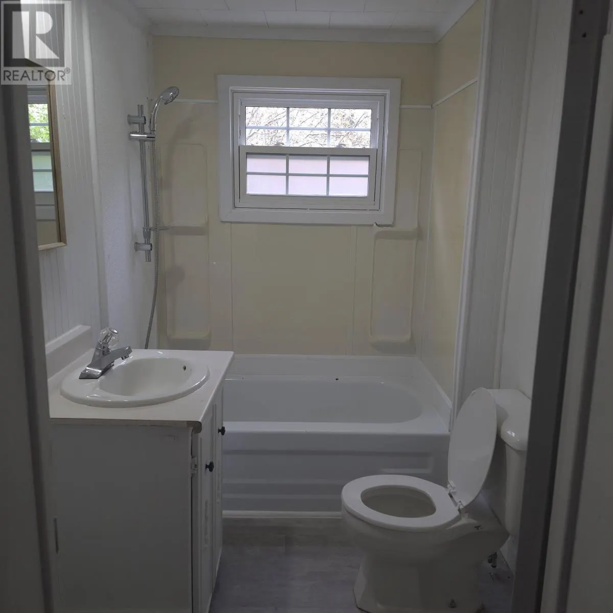 32A Oceanview Heights